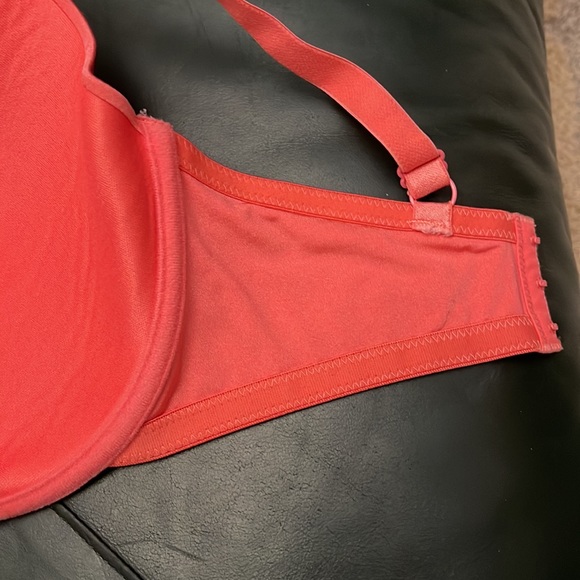 Beautiful, coral bra by secret intimates. - Picture 4 of 5